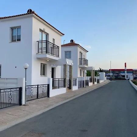3-bedroom With Swimming Pool 1km From Beach Protaras