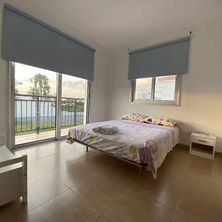 Willa 3-bedroom With Swimming Pool 1km From Beach